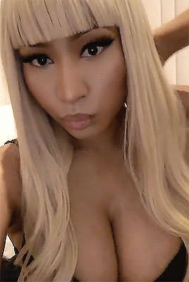 Nicki Minaj Cleavage