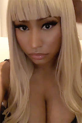 Nicki Minaj Cleavage