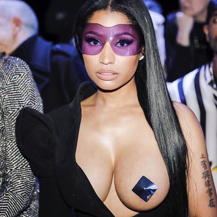 Nicki Minaj With Boob Out NSFW