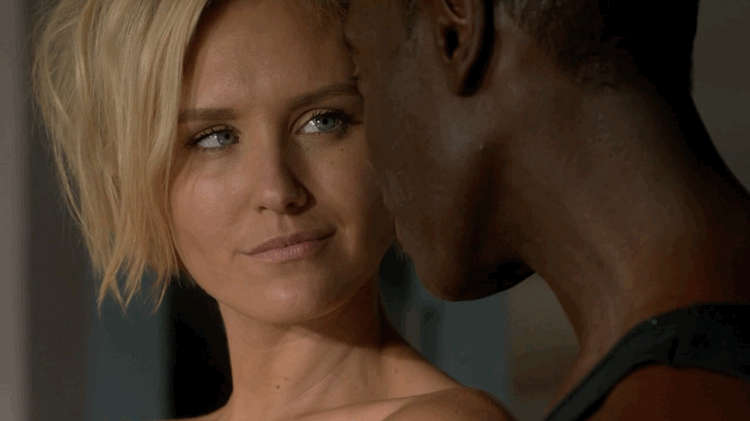 Nicky Whelan In House Of Lies Tv Series NSFW