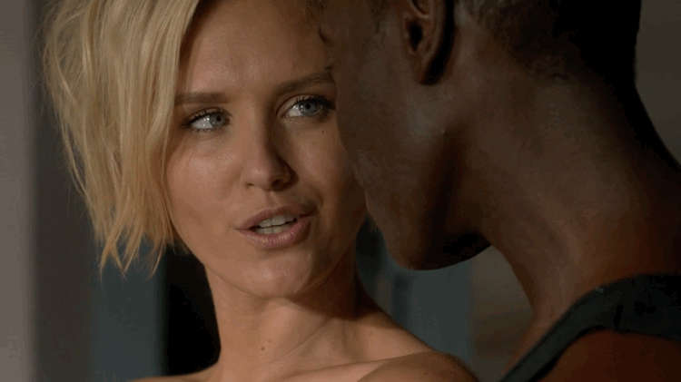 Nicky Whelan In House Of Lies Tv Series NSFW