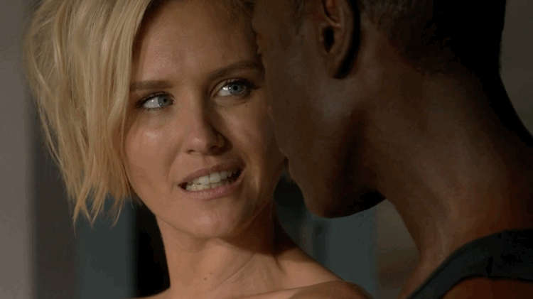 Nicky Whelan In House Of Lies Tv Series NSFW