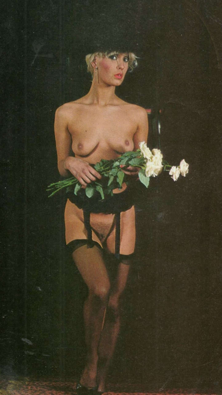 Paula yates naked.