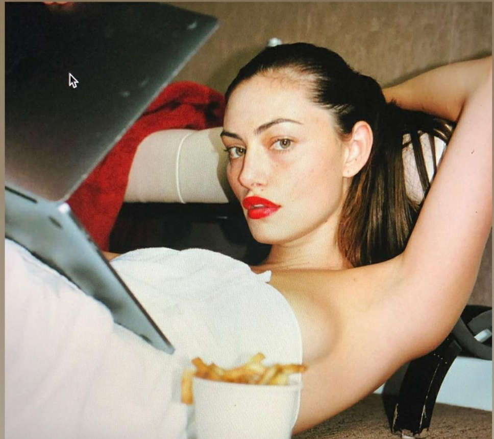 Phoebe Tonkin Nud