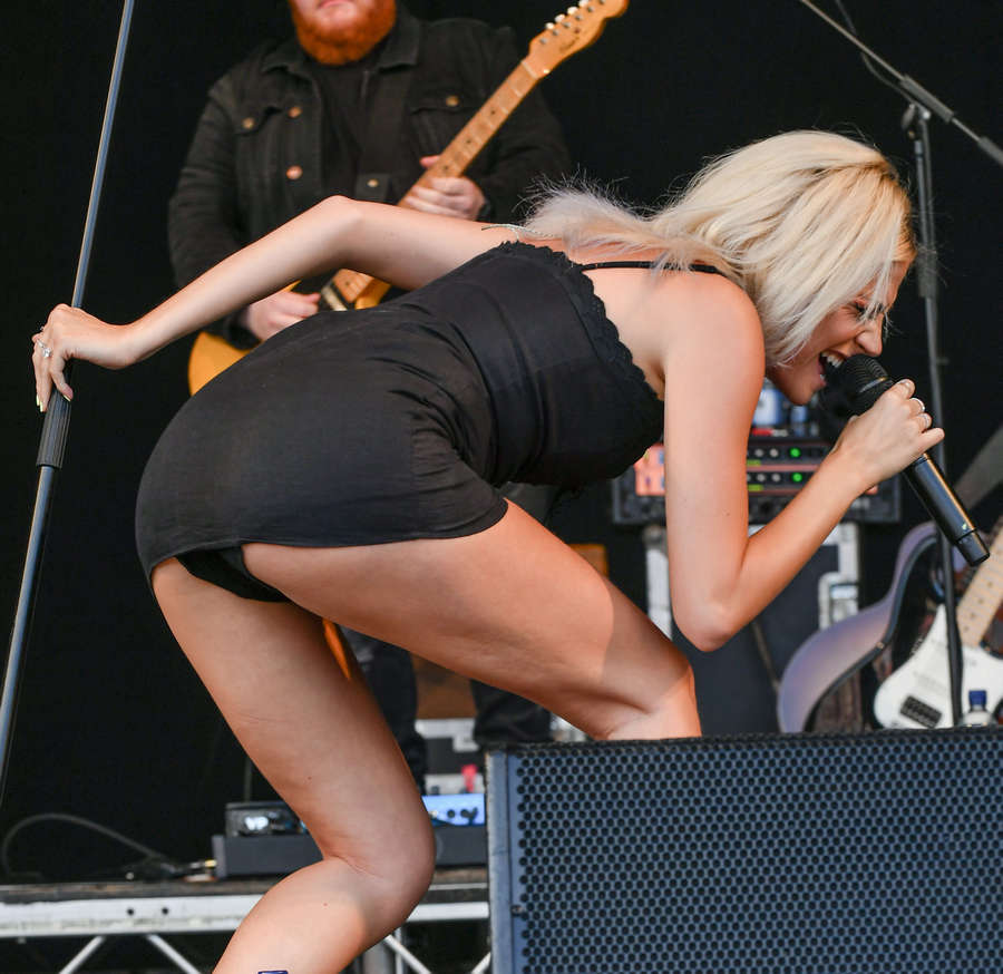 Pixie Lott NSFW