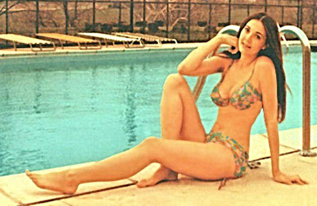Pre Wonder Woman 20 Year Old Bikini Clad Lynda Carter Relaxes Poolside Circa 1971 1972 NSF