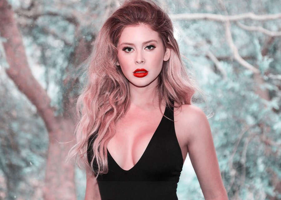 Renee Olstead NSFW