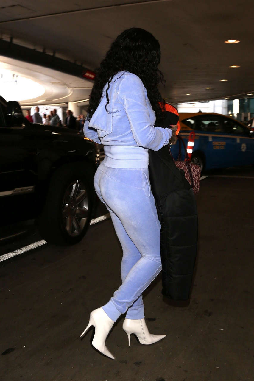 Rihanna At Lax Airport In La Ass