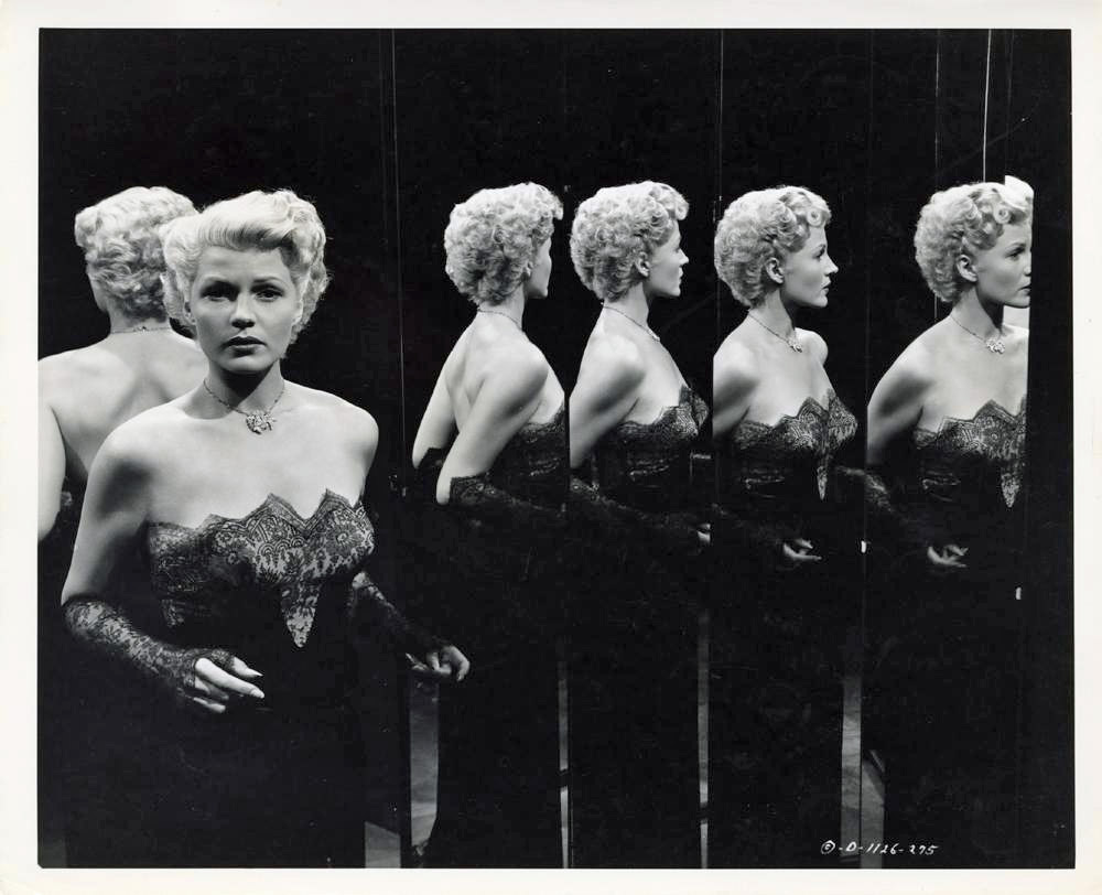 Rita Hayworth With Blonde Hair In The 1947 Orson Welles Film The Lady From Shanghai NSF