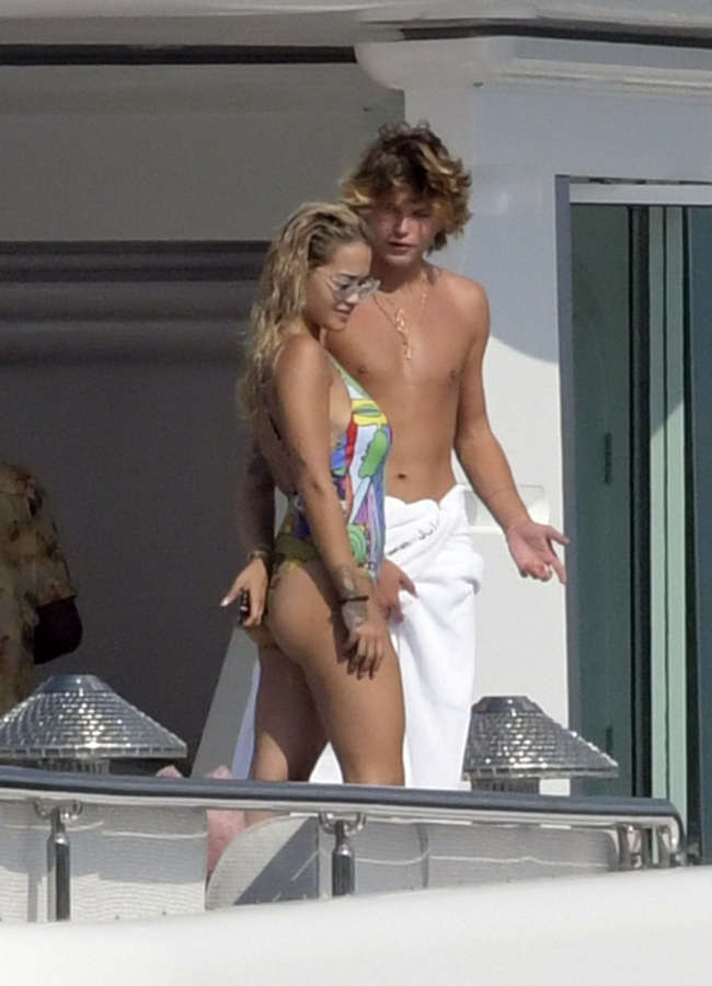 Rita Ora NSFW