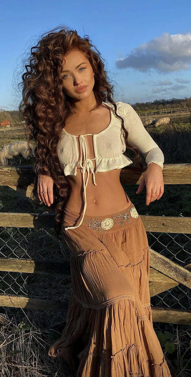 Rosie Mac Emilia Clarkes Body Double In Got Pokies