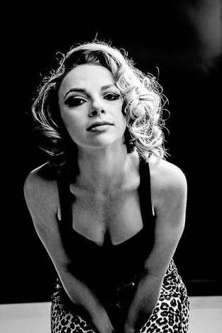 Samantha Fish Blues Guitarist Cleavag