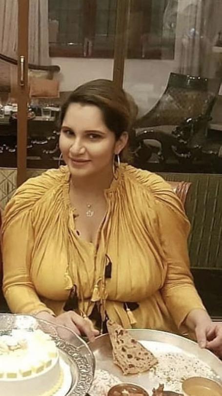 Sania Mirza Boob