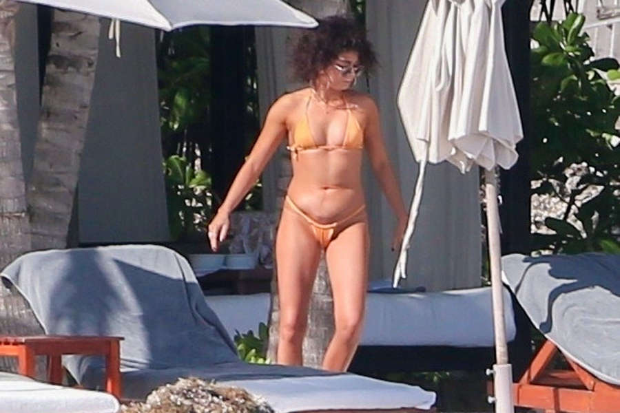 Sarah Hyland NSFW