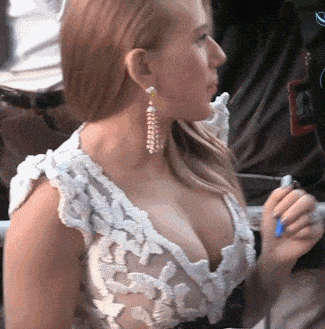 Scarlett Johansson Big Tits