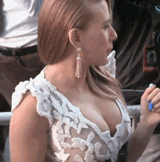 Scarlett Johansson Big Tits