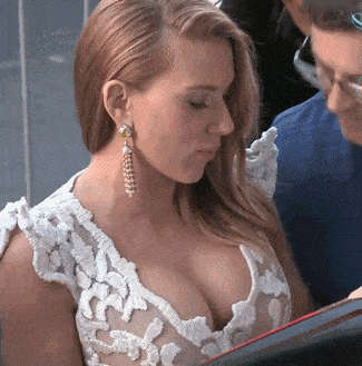 Scarlett Johansson Big Tits