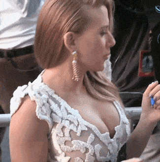 Scarlett Johansson Big Tits