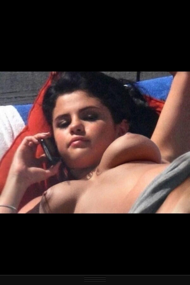 Selena Gomez On The Phone NSFW