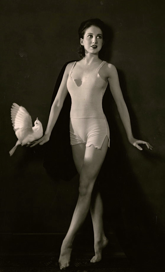 Showgirl Juanita Ball Ca 1929 NSF