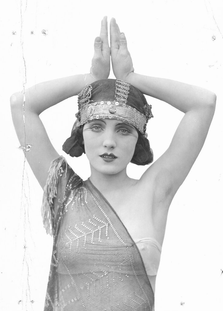 Silent Film Actress Pauline Starke Ca 1920s NSF