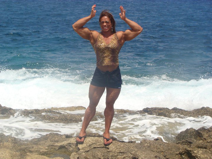 Simone Sousa Muscles