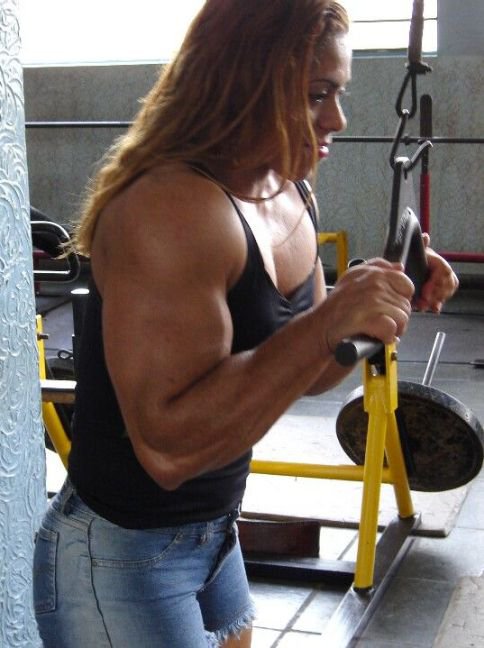 Simone Sousa Muscles