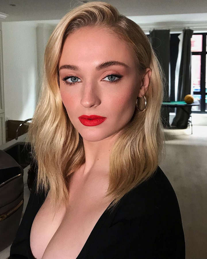 Sophie Turner NSFW