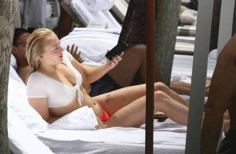 Sophie Turner NSFW