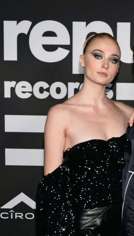 Sophie Turner NSFW