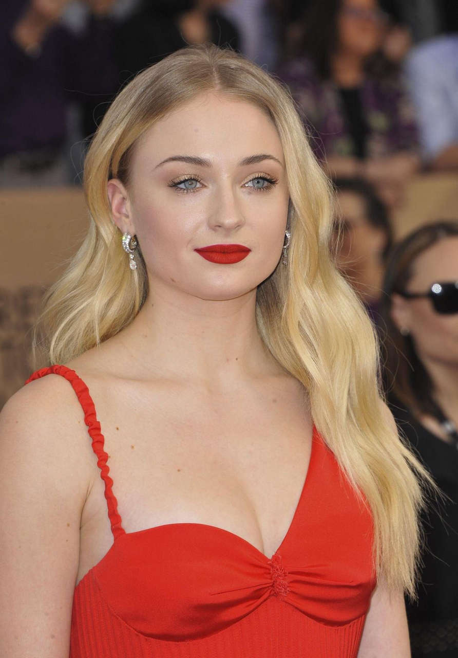 Sophie Turner NSFW