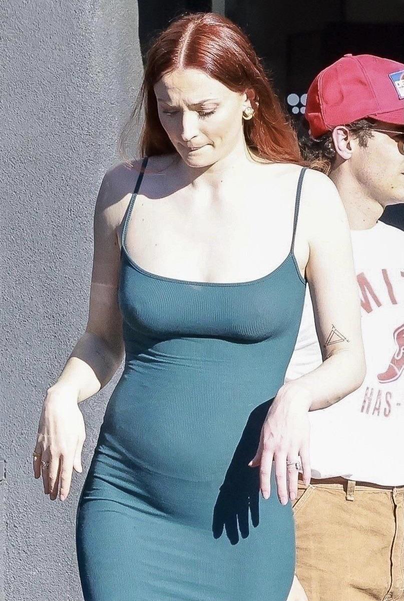 Sophie Turner Skin Tight NSFW