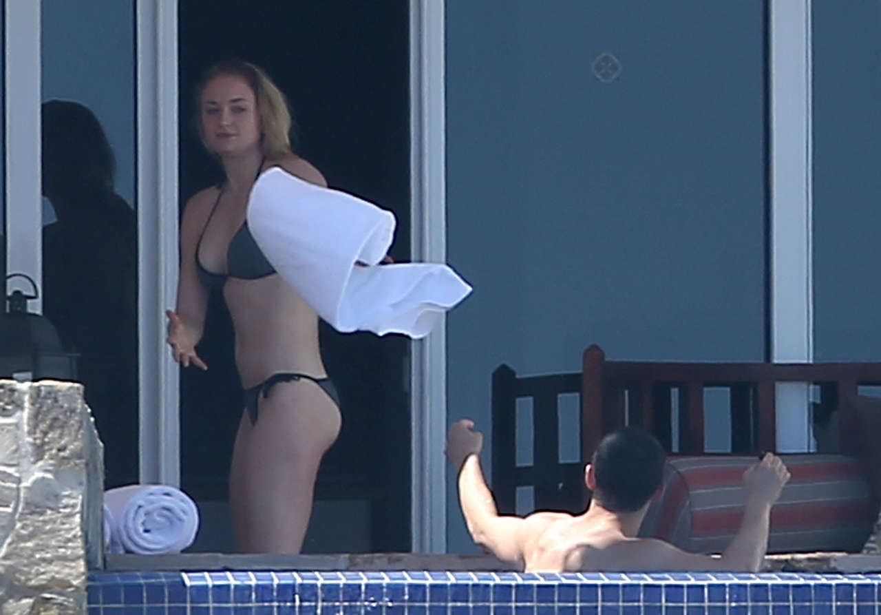 Sophie Turner Wearing A Bikini In Cabo San Lucas Mexico Ass