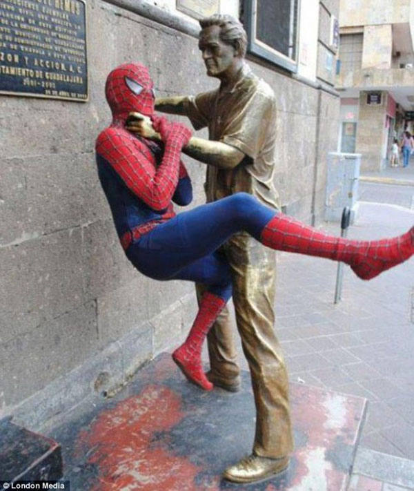 Statues Hitting People NSFW