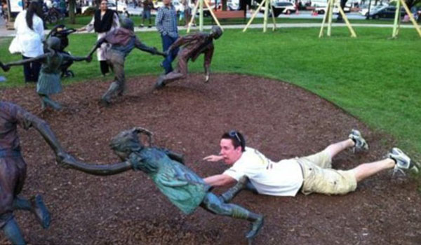 Statues Hitting People NSFW