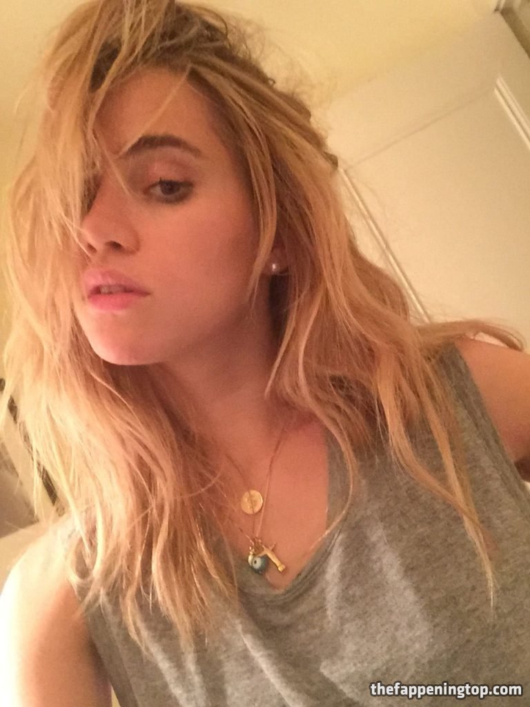 Suki Waterhouse NSFW