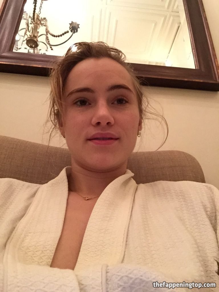 Suki Waterhouse NSFW