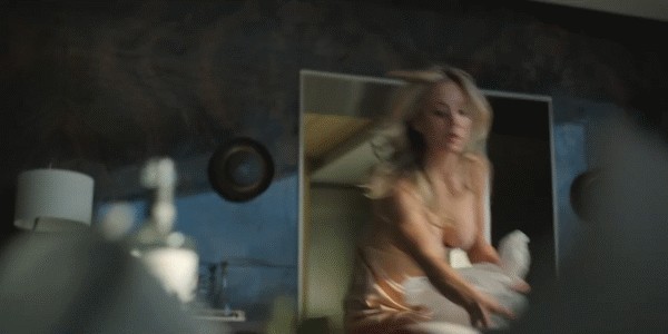 The Flight Attendant Gif Kaley Cuoco NSFW