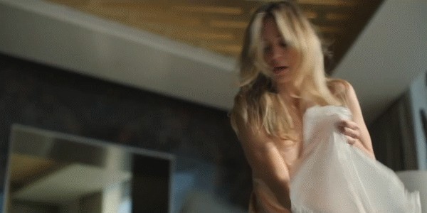 The Flight Attendant Gif Kaley Cuoco NSFW