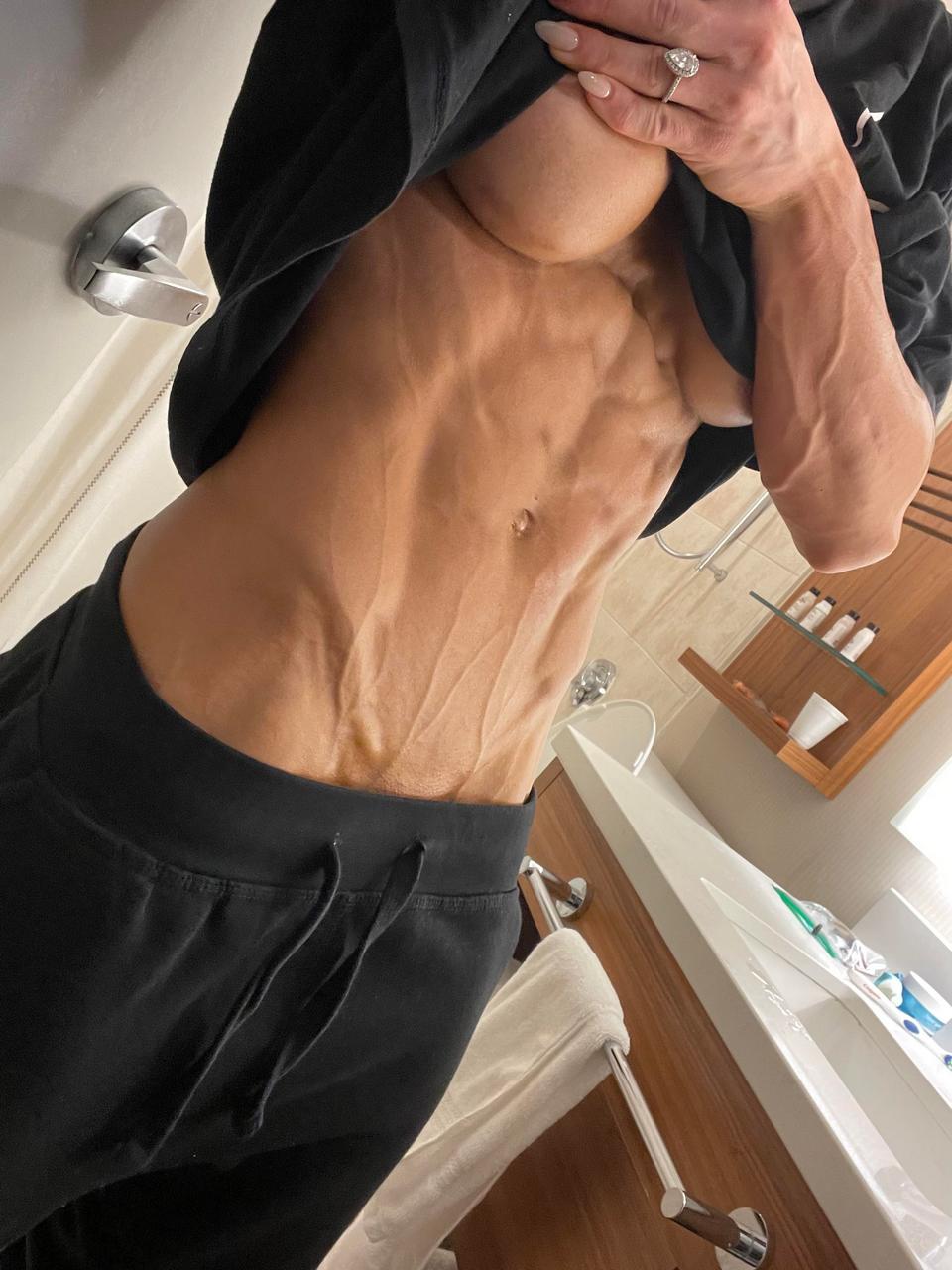 These Abs Look Crazyyyy Riding A Cock NSFW