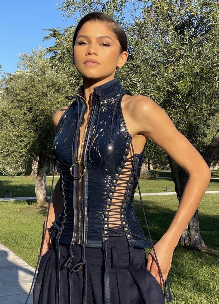 Time For Queen Zendaya To Take My Load NSFW