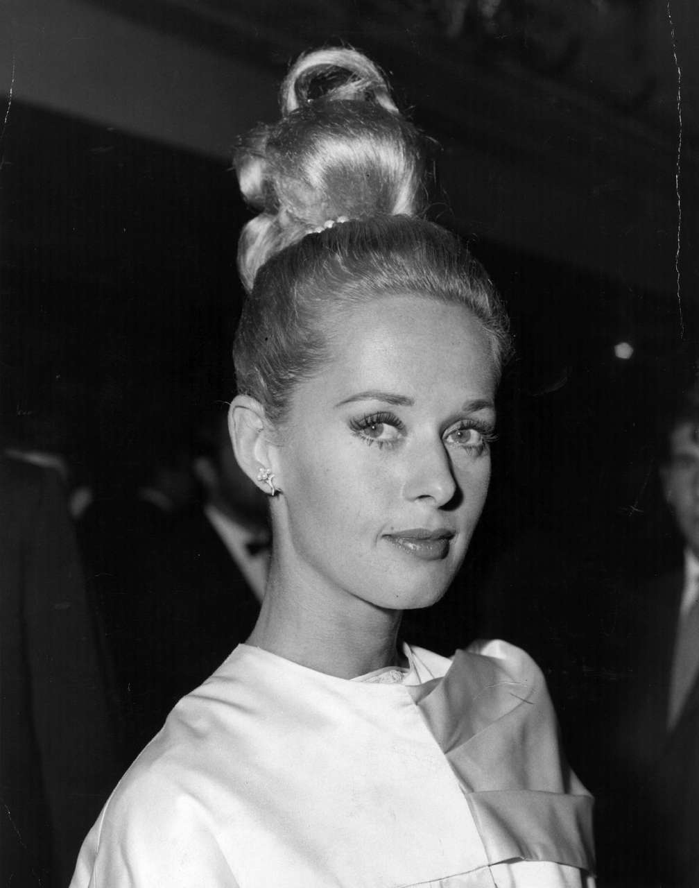 Tippi Hedren At The Premiere In London For Alfred Hitchcocks Film The Birds 1963 NSF