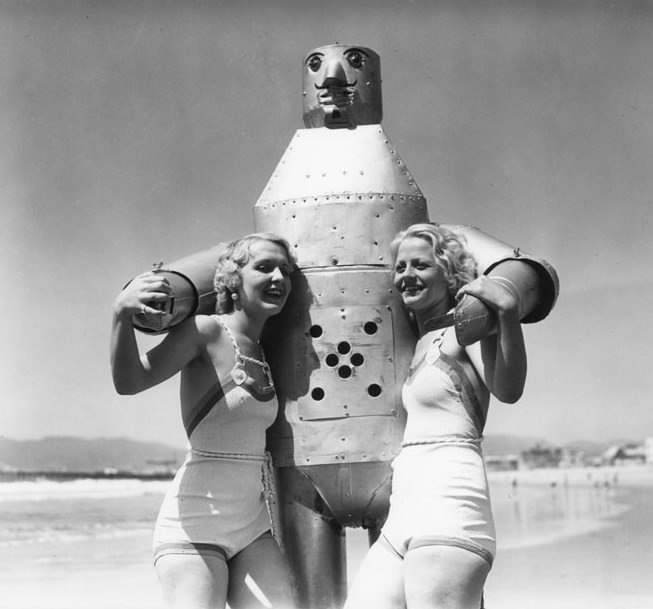 Two Bathing Beauties And A Friend At Venice Beach Ca 1935 NSF