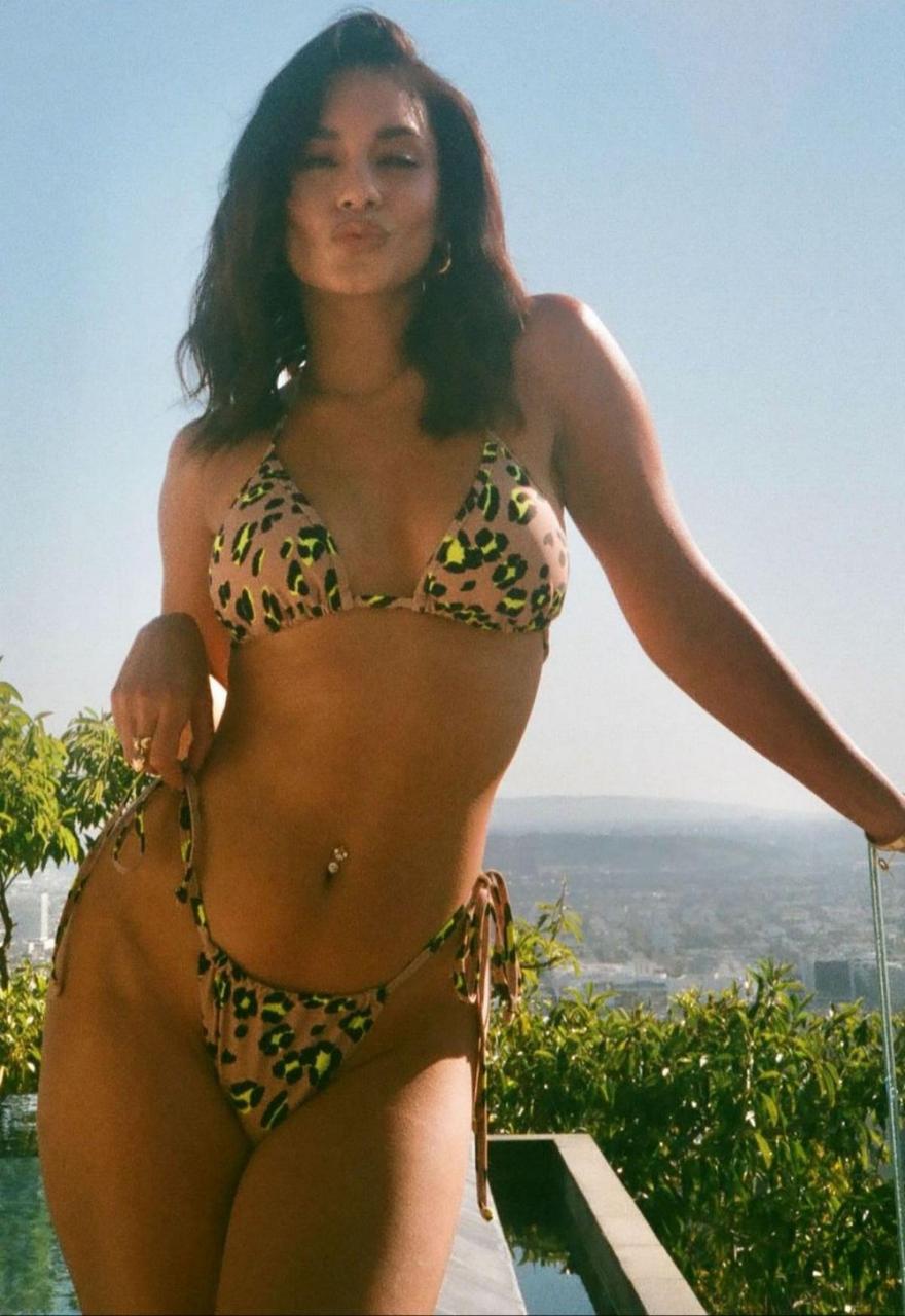 Vanessa Hudgens And Her Amazing Body Has Me Shooting All Over The Place NSFW