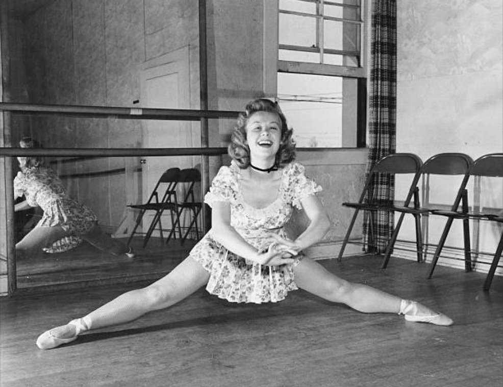 Vera Ellen Dancer Andamp Actress Photographed For Life Magazine C 1940s NSF