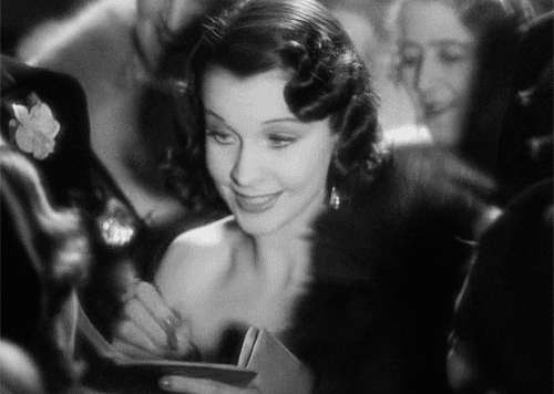 Vivien Leigh Signing Autographs In St Martins Lane NSFW