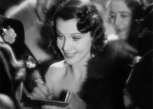 Vivien Leigh Signing Autographs In St Martins Lane NSFW