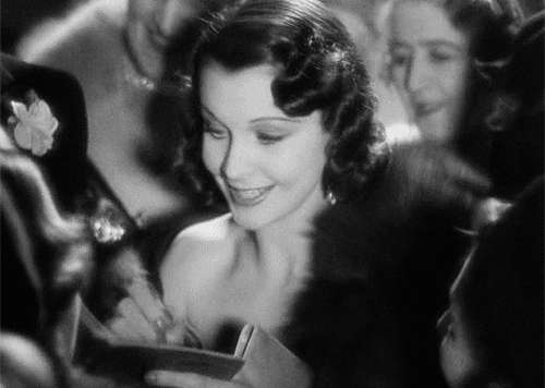 Vivien Leigh Signing Autographs In St Martins Lane NSFW