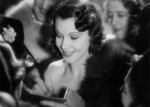 Vivien Leigh Signing Autographs In St Martins Lane NSFW