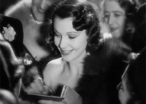 Vivien Leigh Signing Autographs In St Martins Lane NSFW